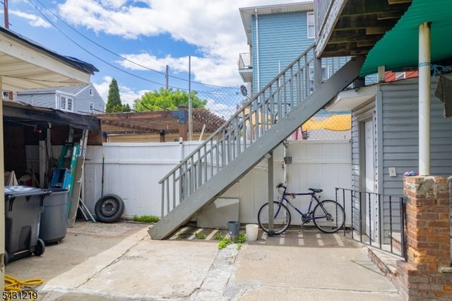 80 Elm St, Newark City, NJ 07105