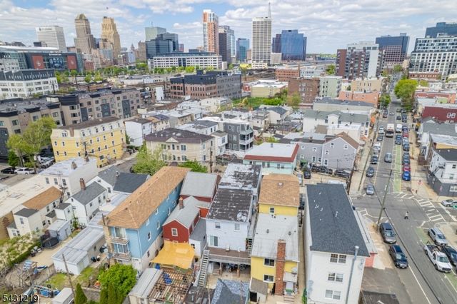 80 Elm St, Newark City, NJ 07105