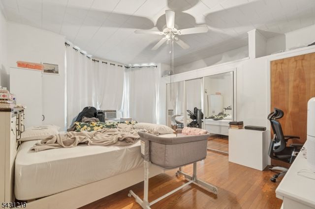 80 Elm St, Newark City, NJ 07105