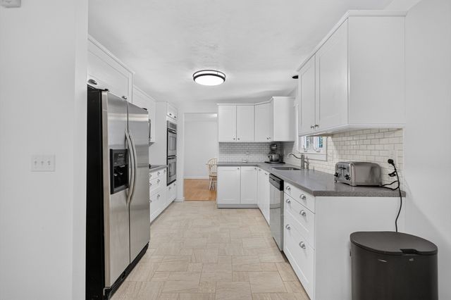 81 Moon Hill Rd, Northbridge, MA 01534