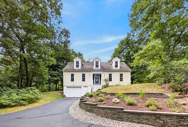 81 Moon Hill Rd, Northbridge, MA 01534