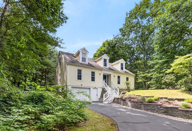 81 Moon Hill Rd, Northbridge, MA 01534