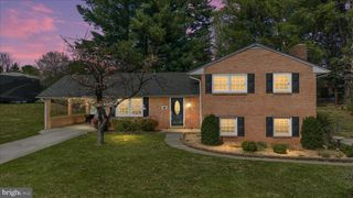 1048 WINE ST, Front Royal, VA 22630