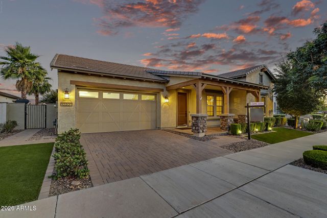 10331 E THORNTON Avenue, Mesa, AZ 85212