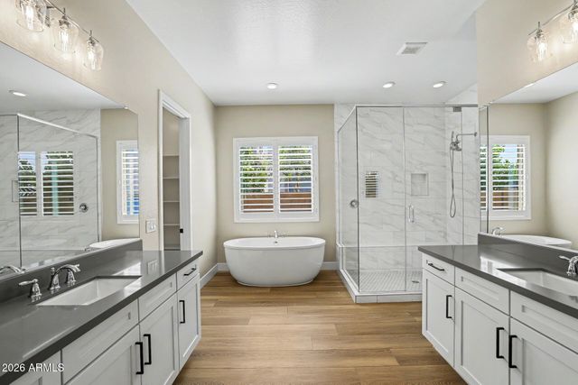 10331 E THORNTON Avenue, Mesa, AZ 85212