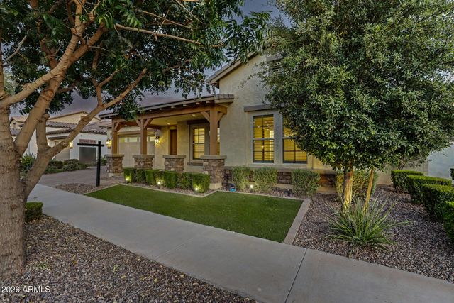 10331 E THORNTON Avenue, Mesa, AZ 85212