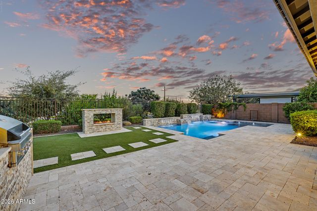 10331 E THORNTON Avenue, Mesa, AZ 85212