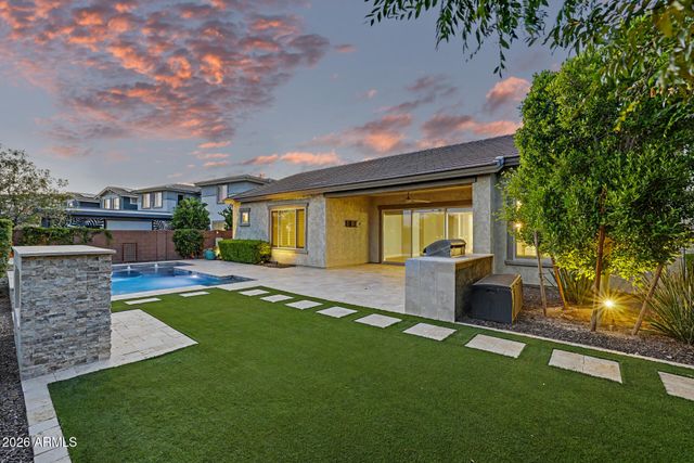 10331 E THORNTON Avenue, Mesa, AZ 85212