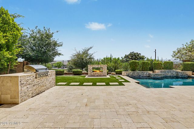 10331 E THORNTON Avenue, Mesa, AZ 85212