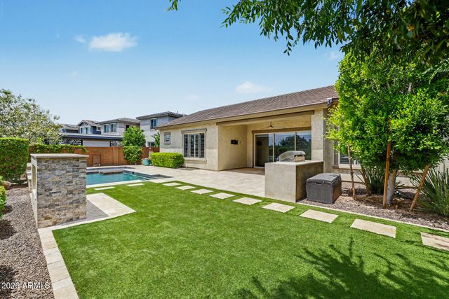 10331 E THORNTON Avenue, Mesa, AZ 85212
