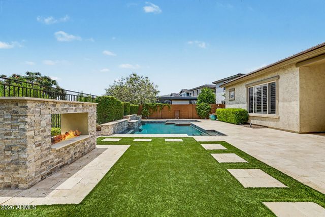 10331 E THORNTON Avenue, Mesa, AZ 85212