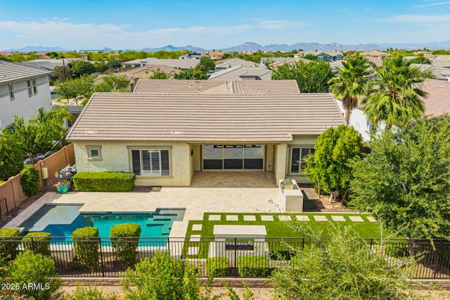10331 E THORNTON Avenue, Mesa, AZ 85212