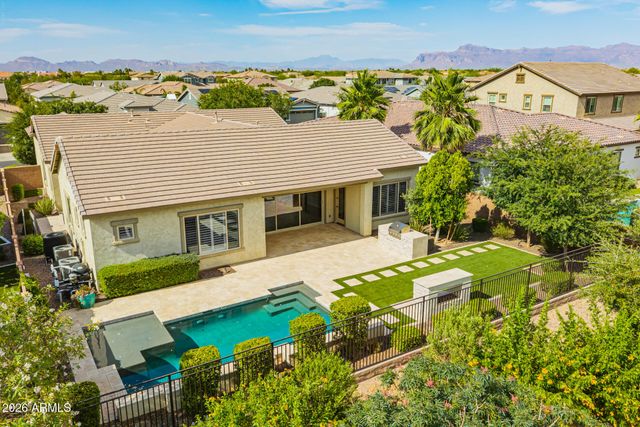 10331 E THORNTON Avenue, Mesa, AZ 85212