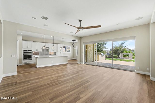10331 E THORNTON Avenue, Mesa, AZ 85212