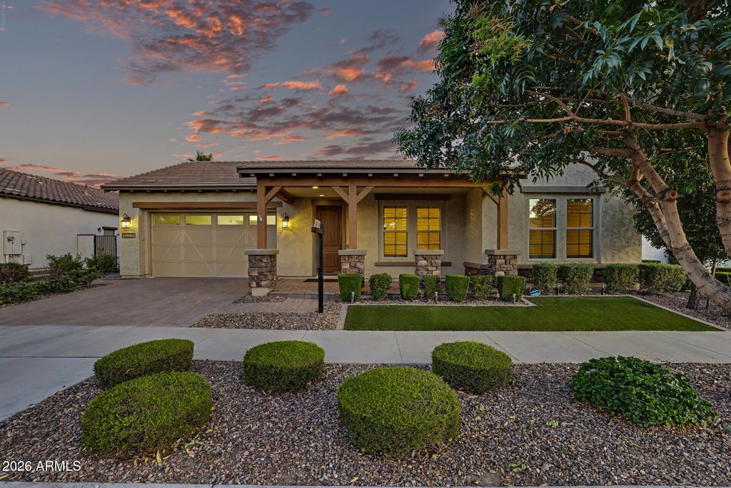 10331 E THORNTON Avenue, Mesa, AZ 85212