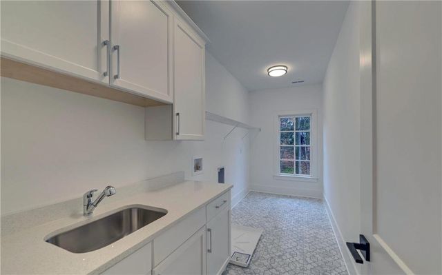 4847 Basingstoke W Drive, Suwanee, GA 30024