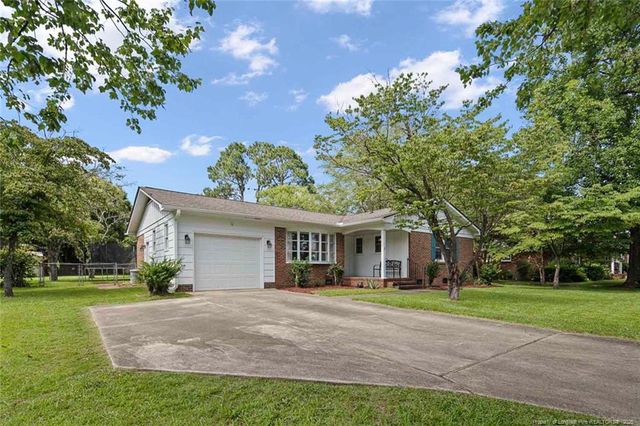 7526 Overbrook Drive, Fayetteville, NC 28303