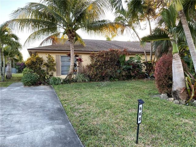 668 98th AVE N, Naples, FL 34108