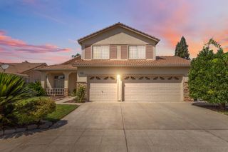 2290 E Warwick Avenue, Fresno, CA 93720