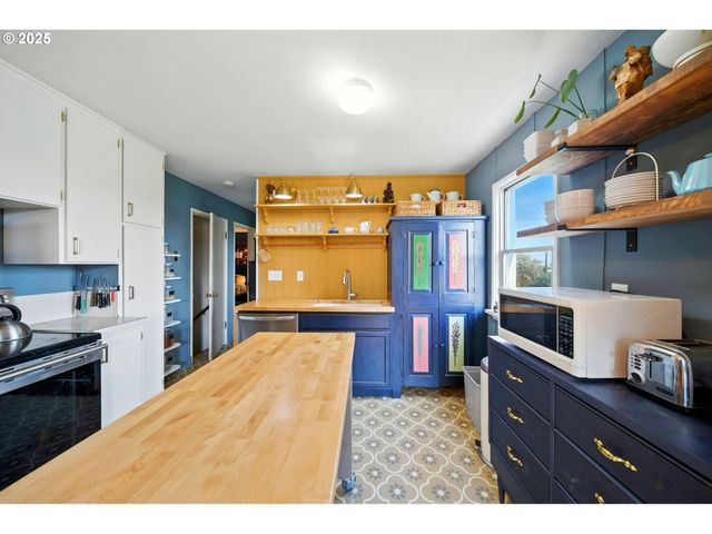 1003 COLLEGE St, Milton Freewater, OR 97862