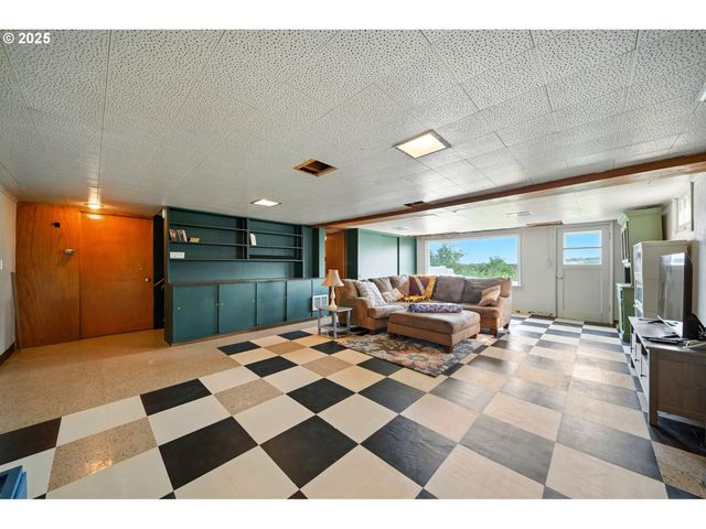 1003 COLLEGE St, Milton Freewater, OR 97862