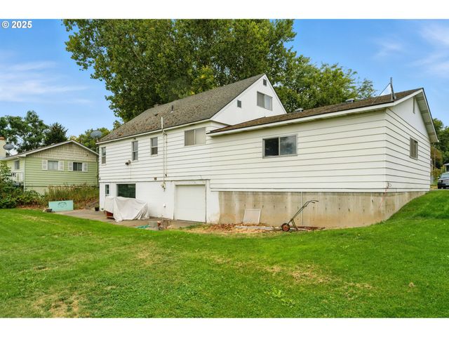 1003 COLLEGE St, Milton Freewater, OR 97862