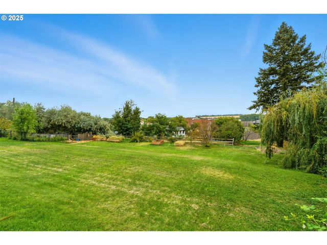 1003 COLLEGE St, Milton Freewater, OR 97862