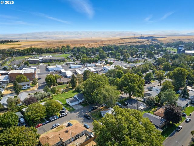 1003 COLLEGE St, Milton Freewater, OR 97862