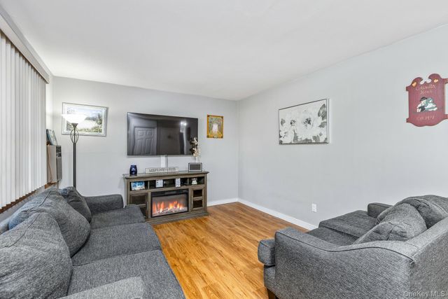 6 Talbot Lane, Selden, NY 11784