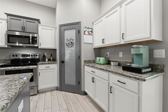 11096 WOOD OWL AVENUE, Weeki Wachee, FL 34614