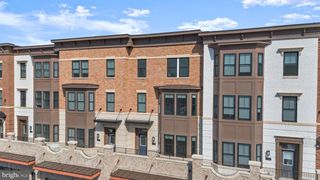 125 MARKET SQ NW #4, Vienna, VA 22180