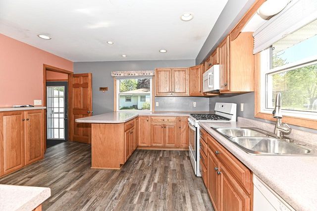 9061 S 83rd STREET, Franklin, WI 53132