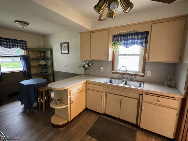 1322 Caryl Drive, Bedford, OH 44146