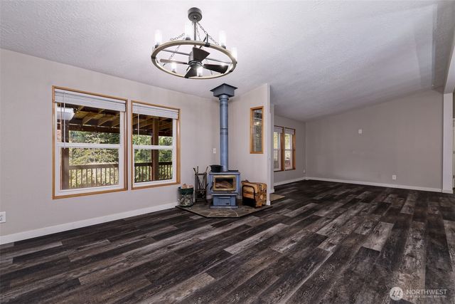 4080 W Shelton Matlock Road, Shelton, WA 98584