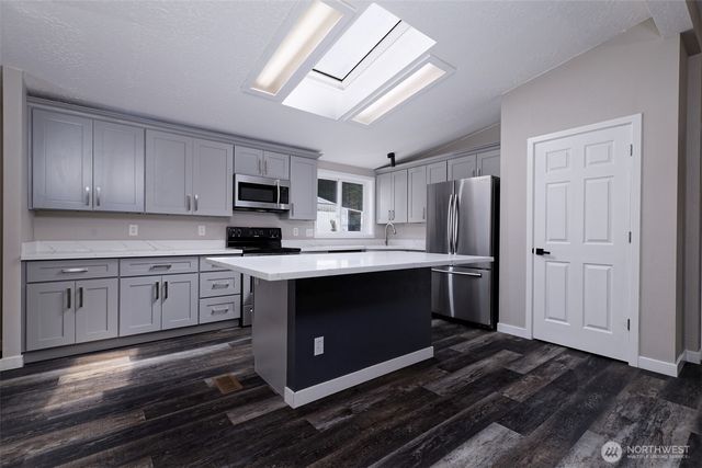 4080 W Shelton Matlock Road, Shelton, WA 98584
