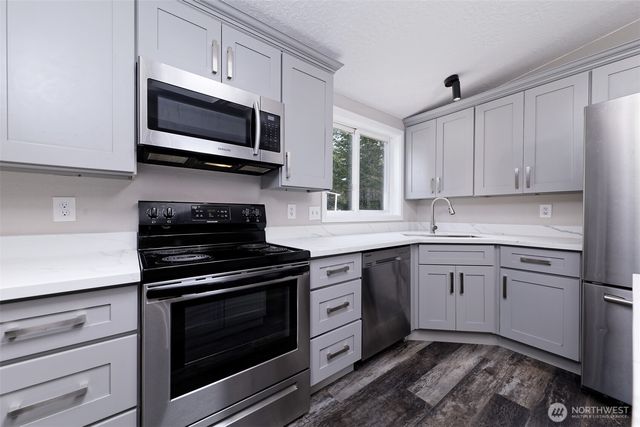 4080 W Shelton Matlock Road, Shelton, WA 98584
