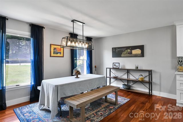 507 Fenwick Court, Hendersonville, NC 28739
