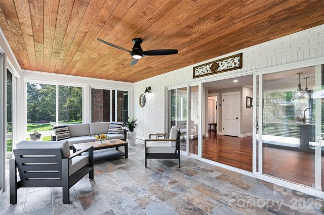 507 Fenwick Court, Hendersonville, NC 28739