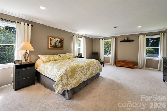 507 Fenwick Court, Hendersonville, NC 28739