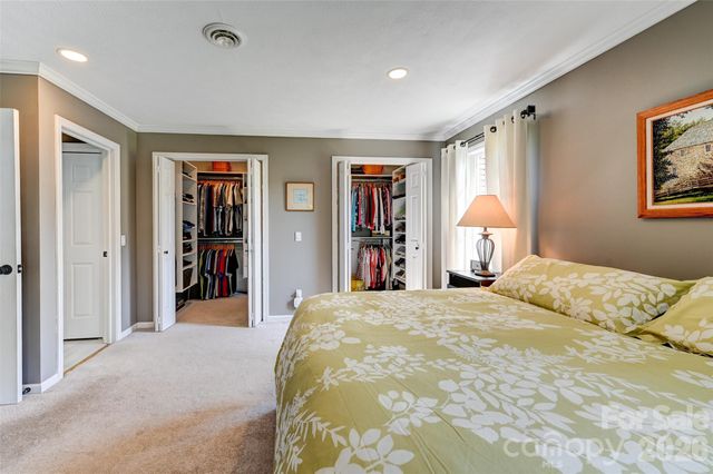 507 Fenwick Court, Hendersonville, NC 28739