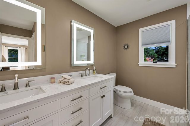 507 Fenwick Court, Hendersonville, NC 28739