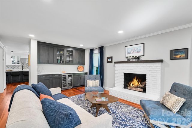507 Fenwick Court, Hendersonville, NC 28739