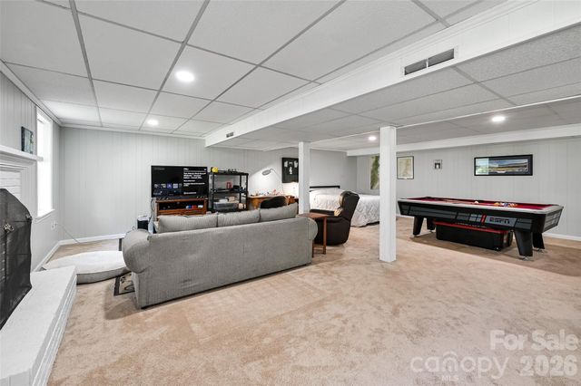 507 Fenwick Court, Hendersonville, NC 28739