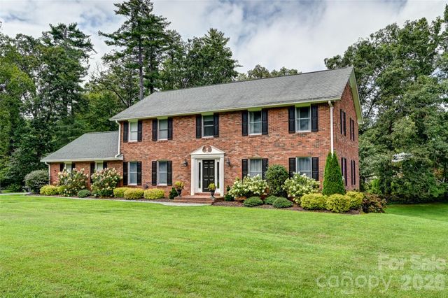 507 Fenwick Court, Hendersonville, NC 28739