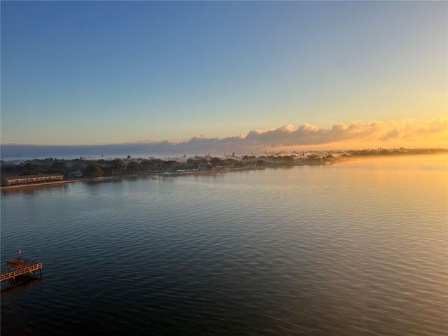 7200 SUNSHINE SKYWAY LANE S 15F, St Petersburg, FL 33711