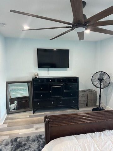 7200 SUNSHINE SKYWAY LANE S 15F, St Petersburg, FL 33711