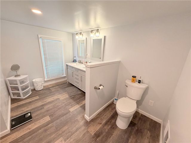 2067 Broadway Ave, Hempfield Twp, PA 15601