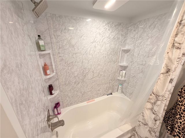 2067 Broadway Ave, Hempfield Twp, PA 15601