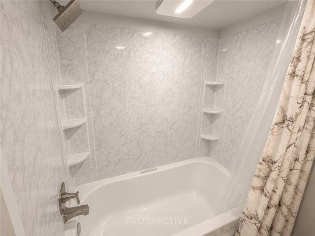 2067 Broadway Ave, Hempfield Twp, PA 15601
