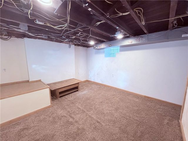 2067 Broadway Ave, Hempfield Twp, PA 15601